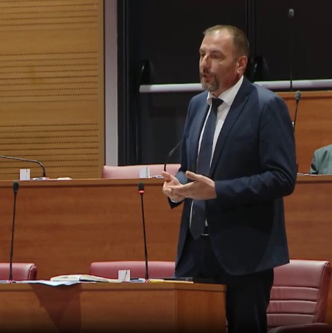 Paus u Saboru otvorio problem neriješenog pitanja turističkog zemljišta